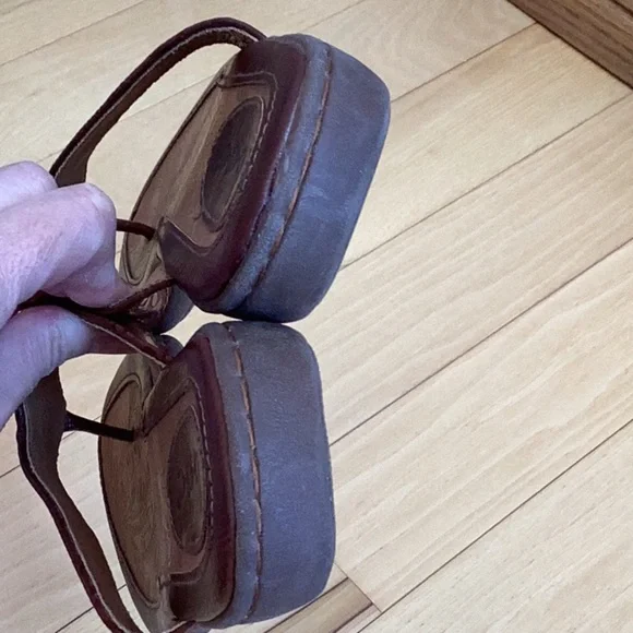 b.o.c. Brown flip flops. Women’s Size 9 - Picture 5 of 15